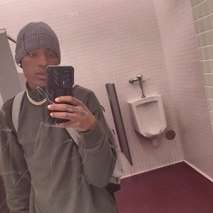 Meet your Posher, Joshua